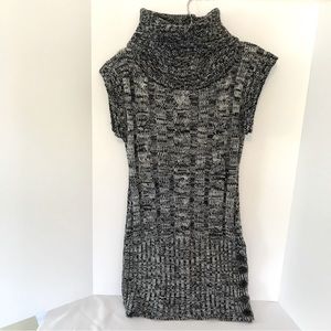CHANCES R Sleeveless Turtleneck Sweater dress Size S Acrylic knit Black/white